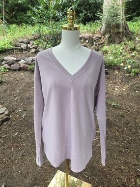 Athleta Lavender V-Neck Long Sleeve Pullover Top